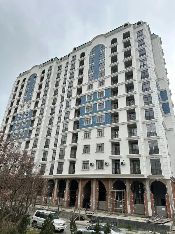 Satılır 4 otaqlı mənzil 141 m²