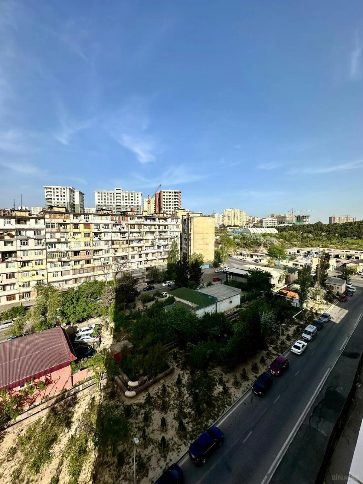 Satılır 4 otaqlı mənzil 141 m²