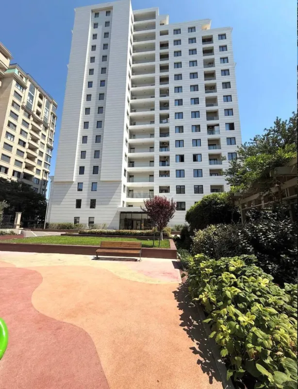 Satılır 5 otaqlı mənzil 224 m²