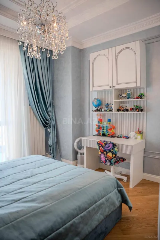 Satılır 5 otaqlı mənzil 224 m²