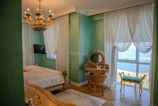 Satılır 5 otaqlı mənzil 224 m²