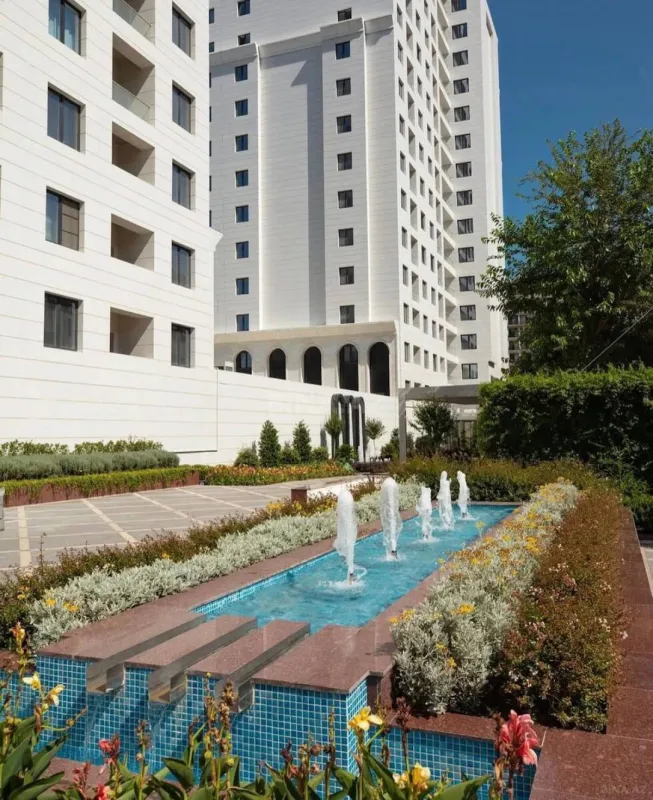 Satılır 5 otaqlı mənzil 224 m²