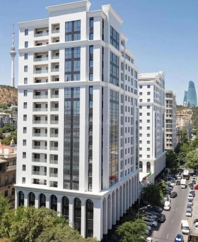 Satılır 5 otaqlı mənzil 224 m²