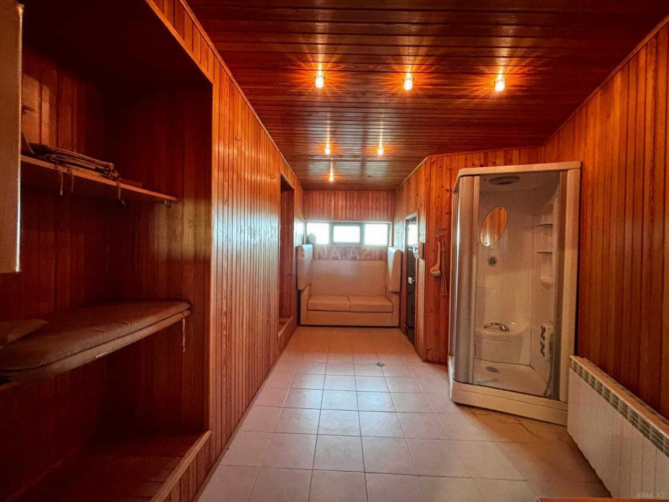 Satılır 5 otaqlı həyət evi 300 m²