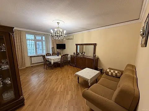 Satılır 2 otaqlı mənzil 80 m² — Bakı, İnşaatçılar 2 otaq 80.00 m²