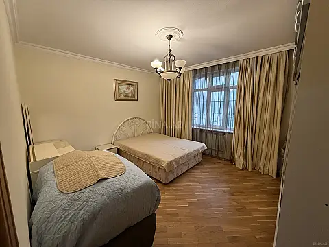 Satılır 2 otaqlı mənzil 80 m²