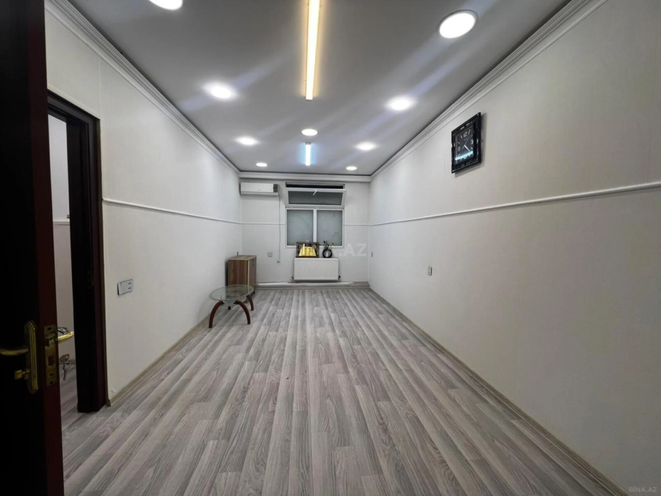 Satılır obyekt 54.7 m²