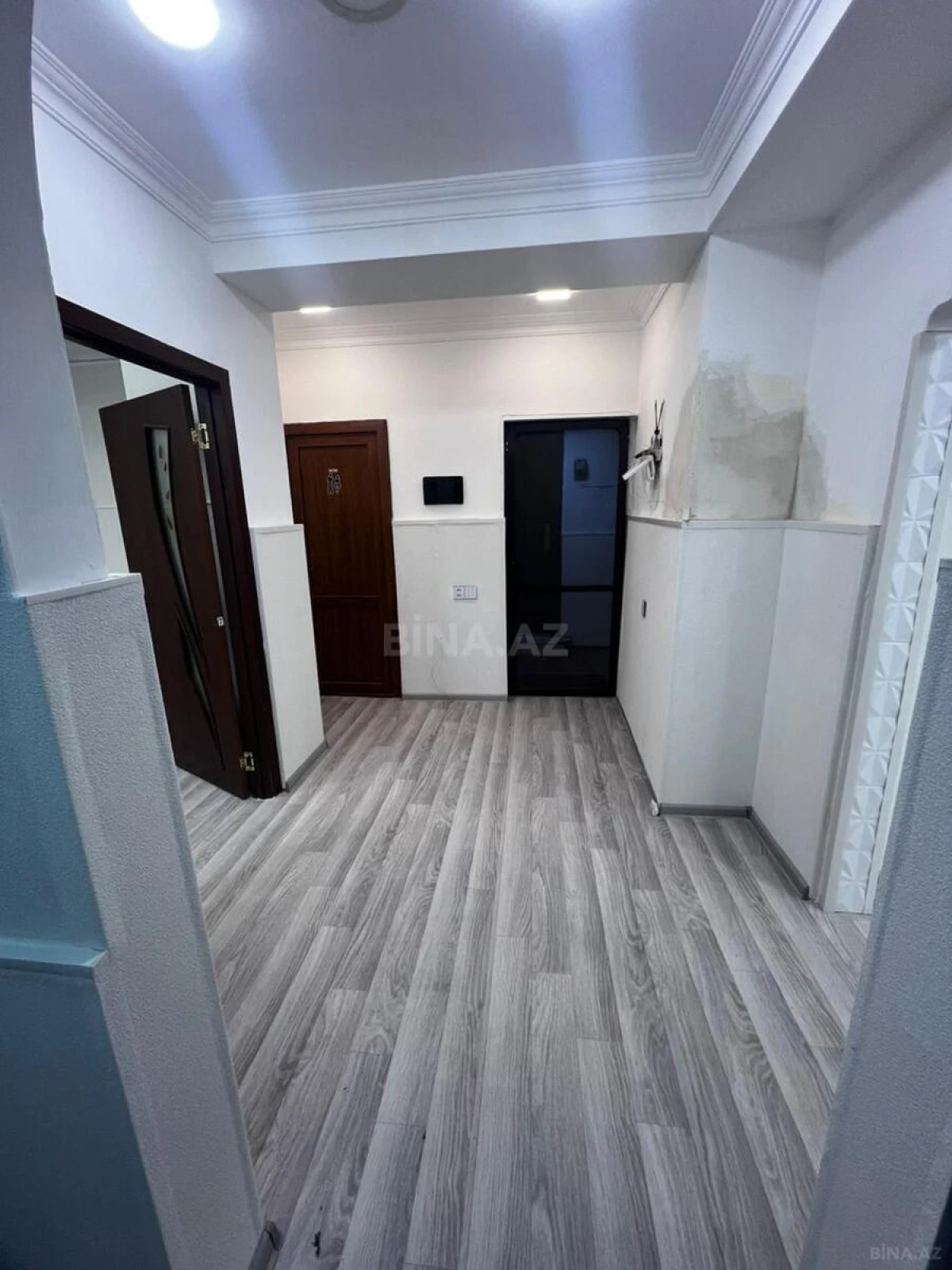 Satılır obyekt 54.7 m²