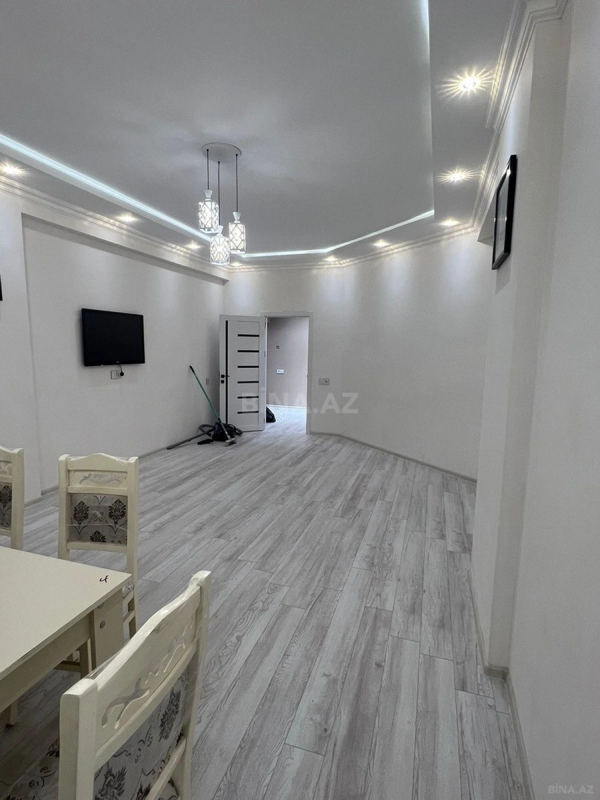 Kirayə verilir 2 otaqlı mənzil 70 m²