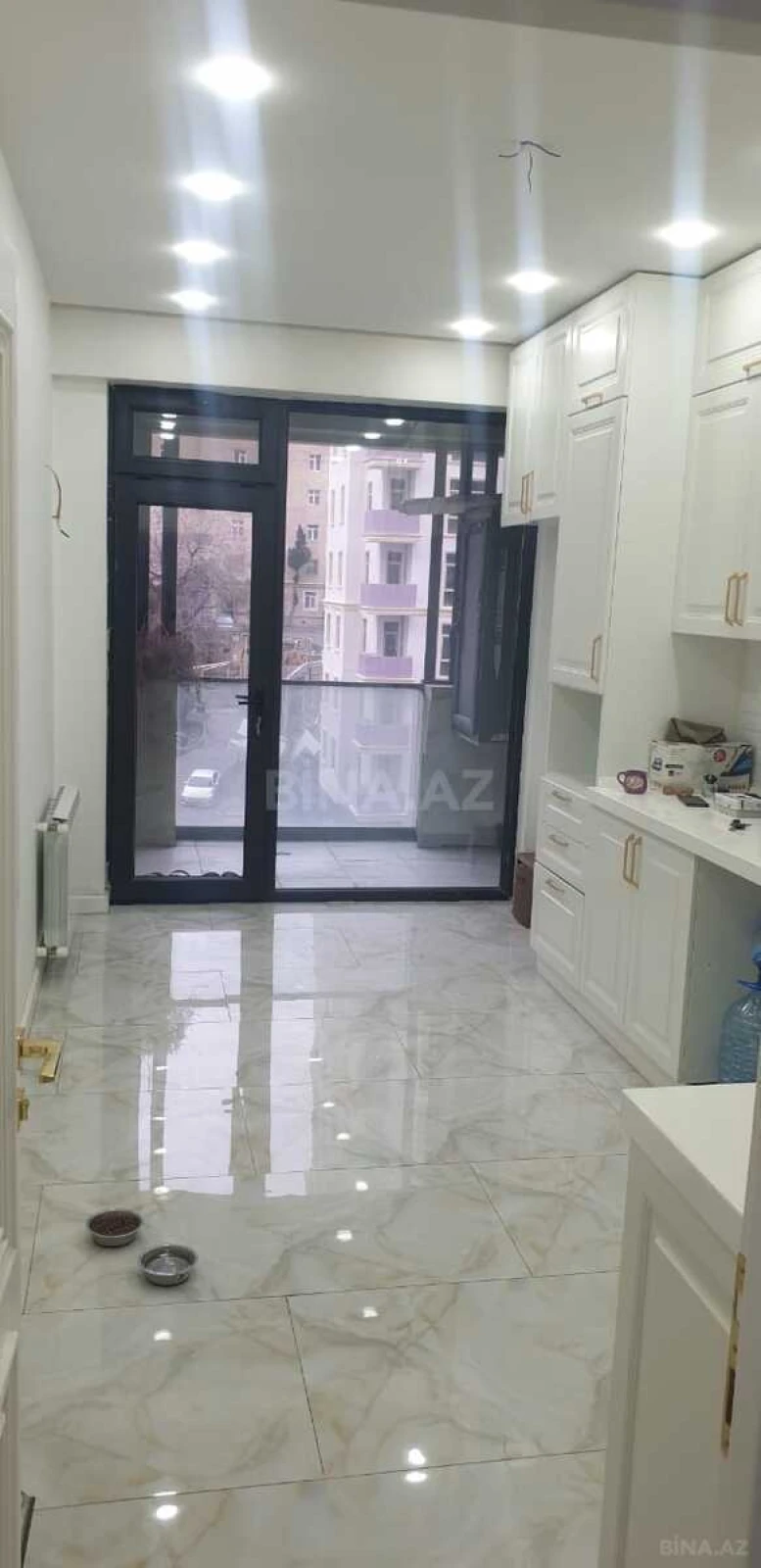 Kirayə verilir 3 otaqlı mənzil 125 m²