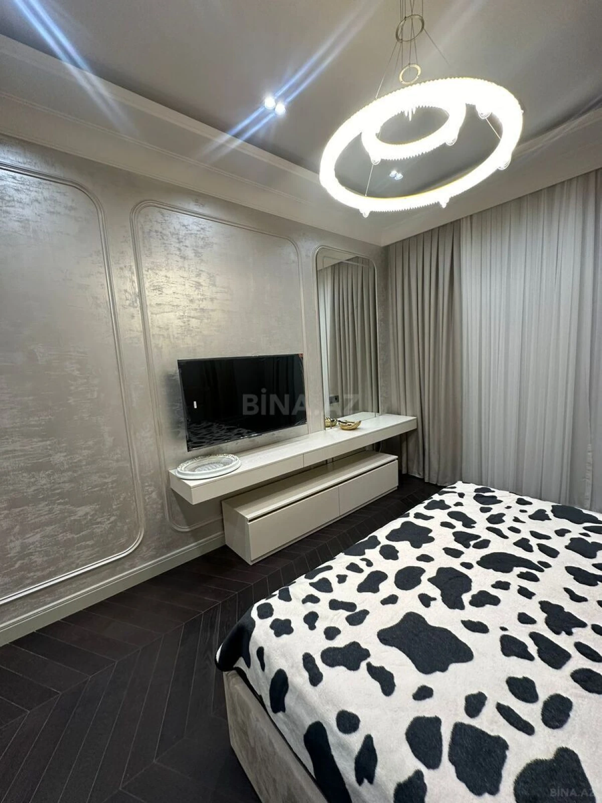 Kirayə verilir 3 otaqlı mənzil 170 m²