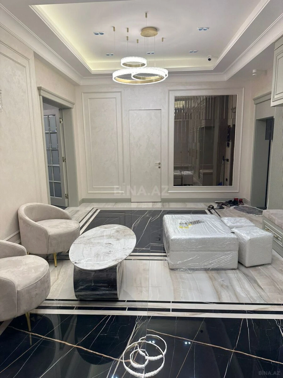 Kirayə verilir 3 otaqlı mənzil 170 m²