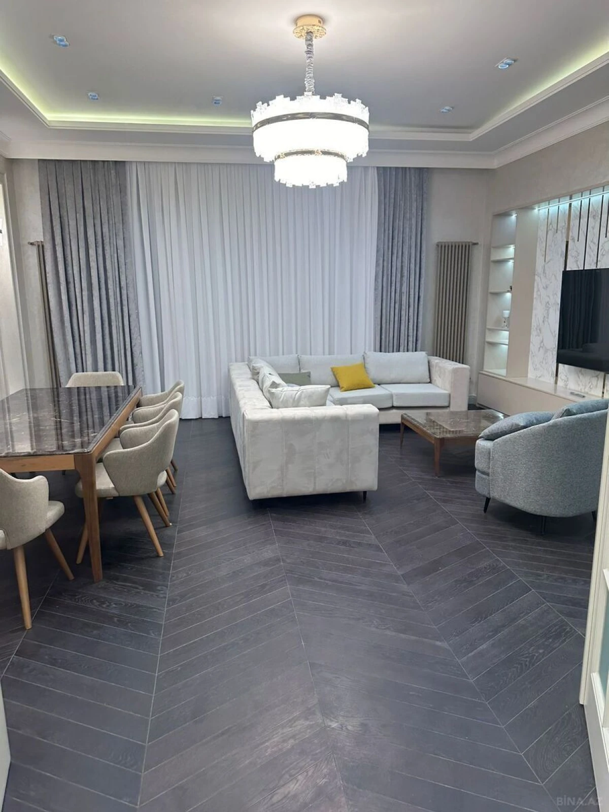 Kirayə verilir 3 otaqlı mənzil 170 m²