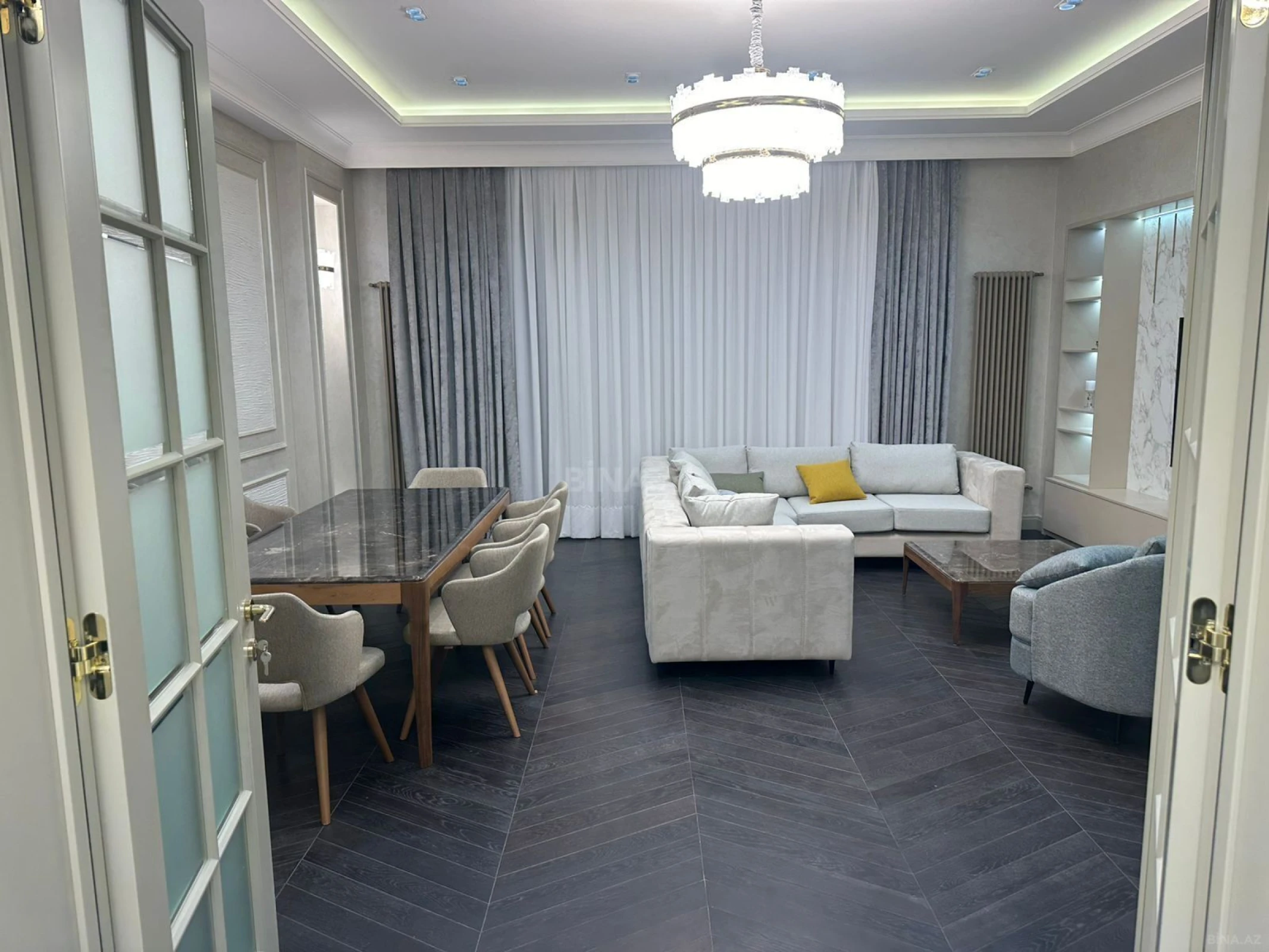 Kirayə verilir 3 otaqlı mənzil 170 m²