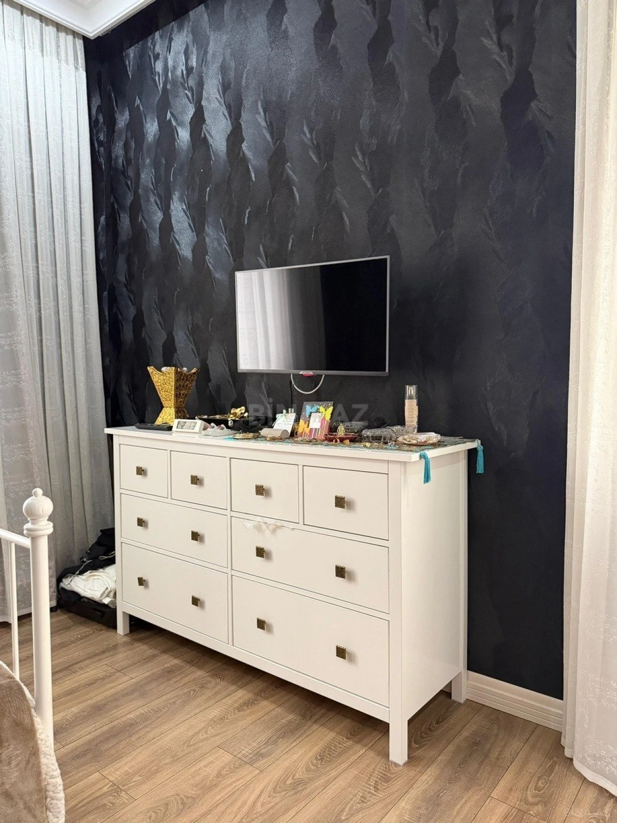 Satılır 4 otaqlı mənzil 157 m²