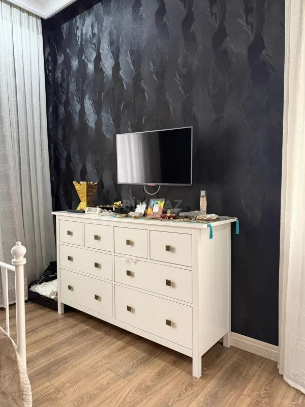 Satılır 4 otaqlı mənzil 157 m²