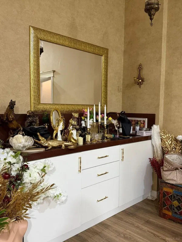 Satılır 4 otaqlı mənzil 157 m²
