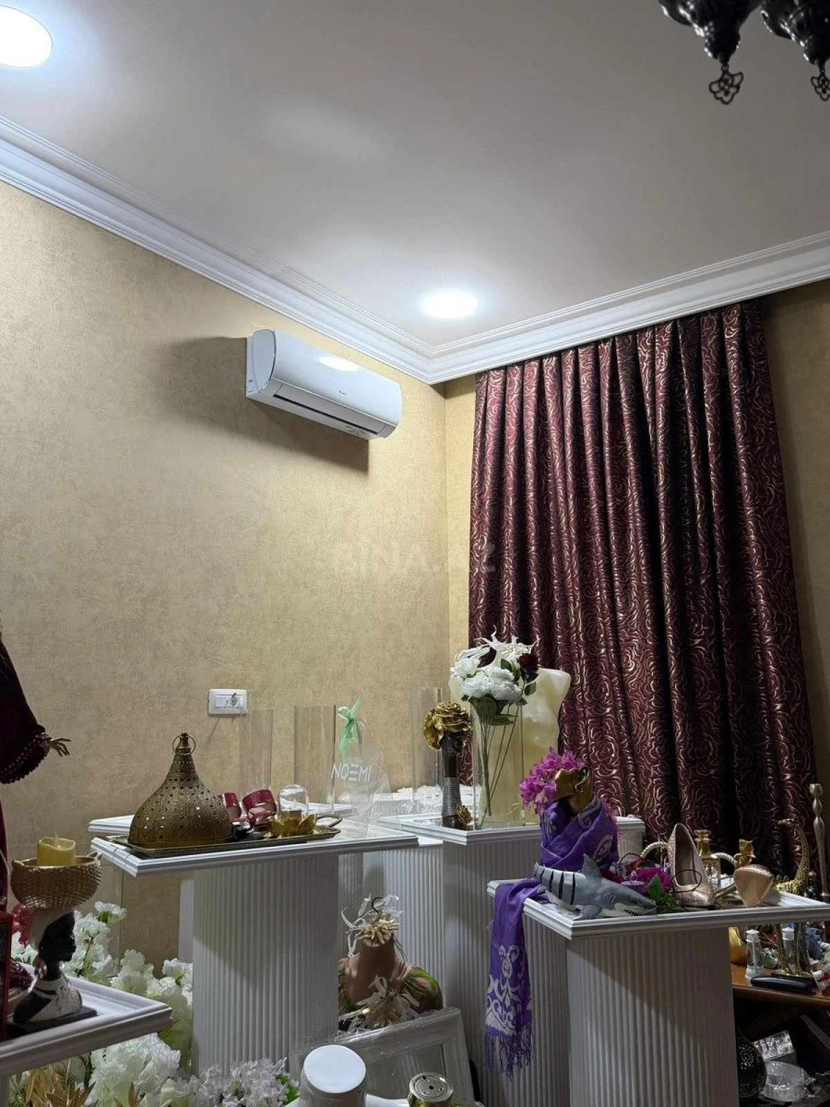 Satılır 4 otaqlı mənzil 157 m²