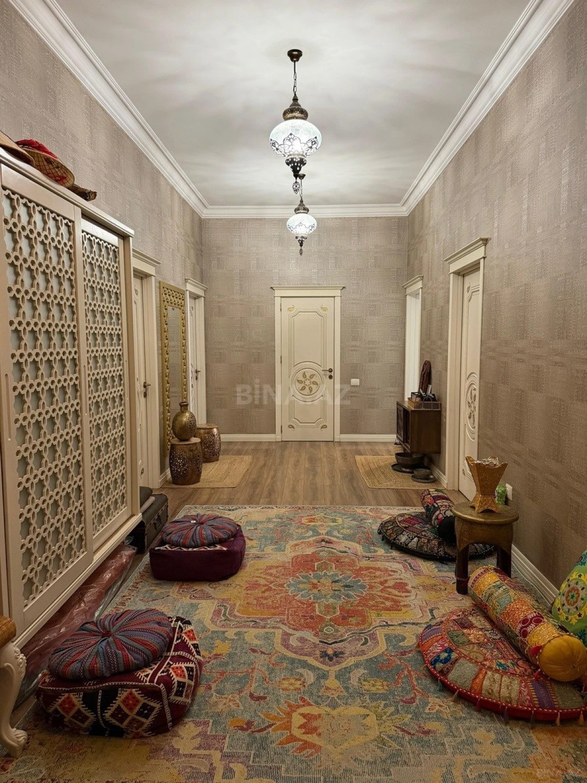 Satılır 4 otaqlı mənzil 157 m²