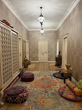Satılır 4 otaqlı mənzil 157 m²
