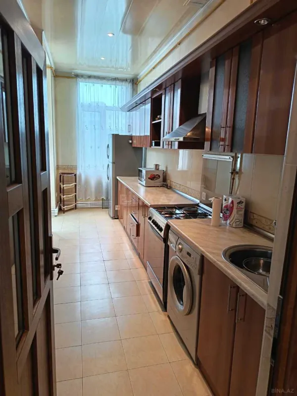Kirayə verilir 2 otaqlı mənzil 90 m²