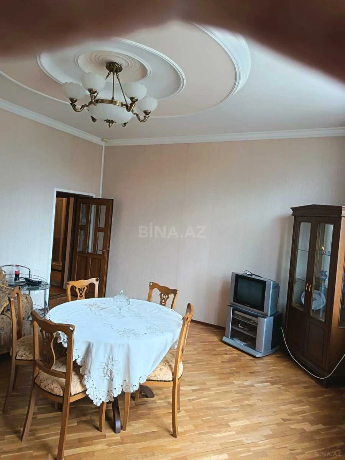 Kirayə verilir 2 otaqlı mənzil 90 m²