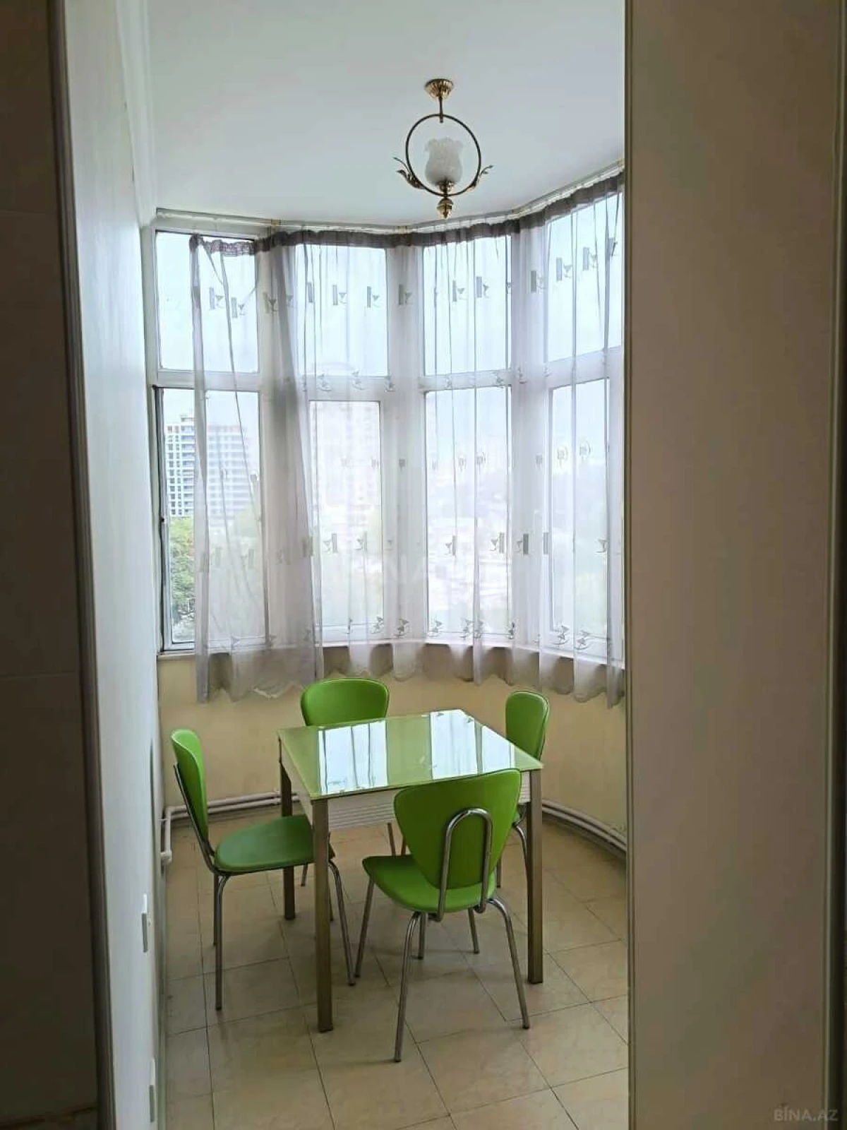 Kirayə verilir 2 otaqlı mənzil 90 m²