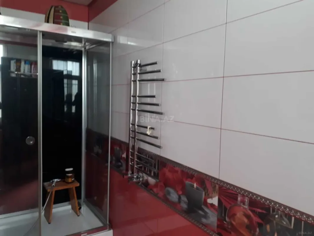 Satılır 10 otaqlı həyət evi 600 m²