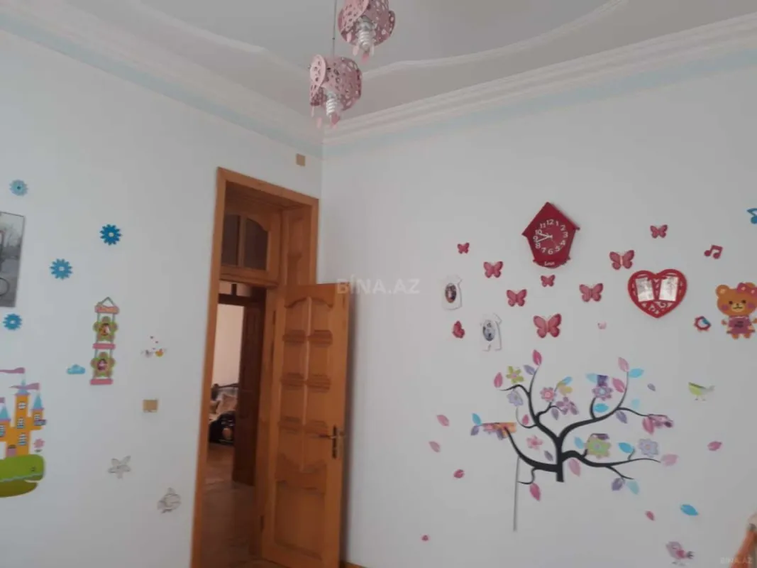 Satılır 10 otaqlı həyət evi 600 m²