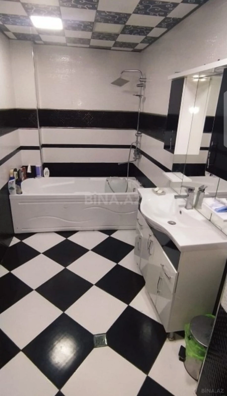 Satılır 3 otaqlı mənzil 122 m²