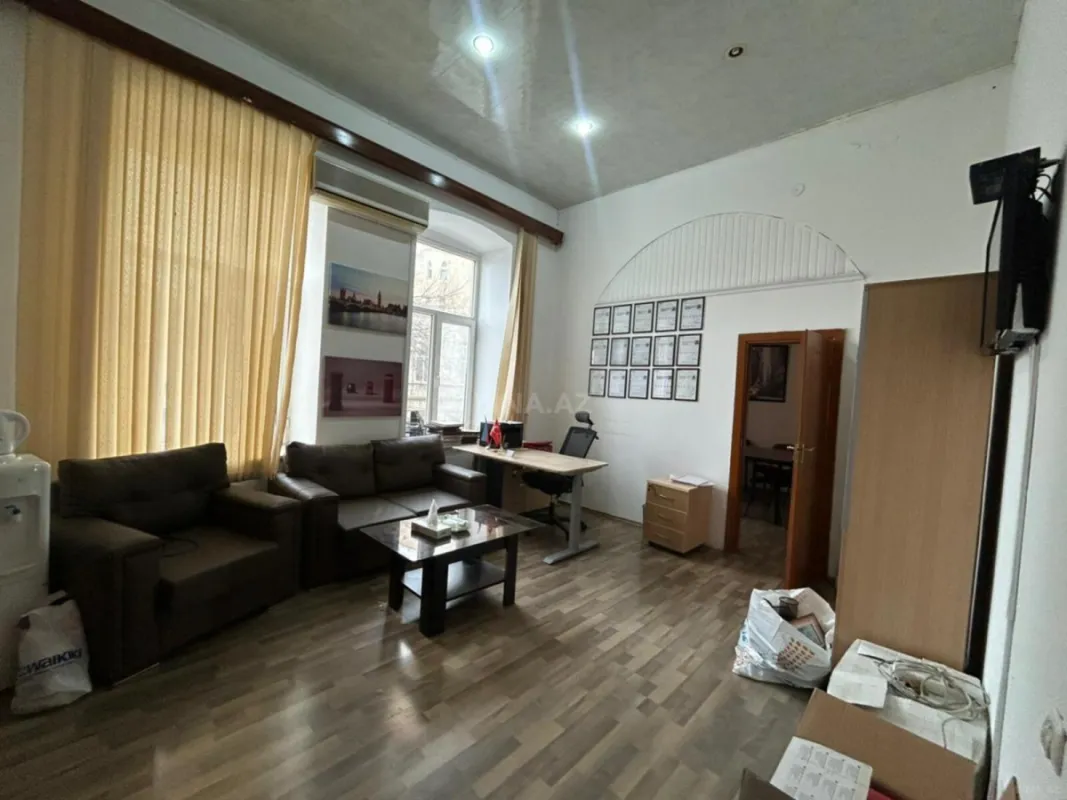 Kirayə verilir 3 otaqlı ofis 80 m²