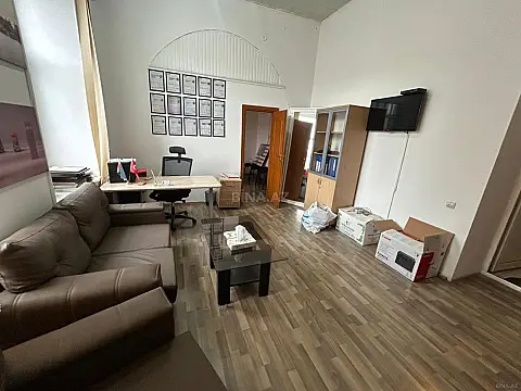Kirayə verilir 3 otaqlı ofis 80 m²