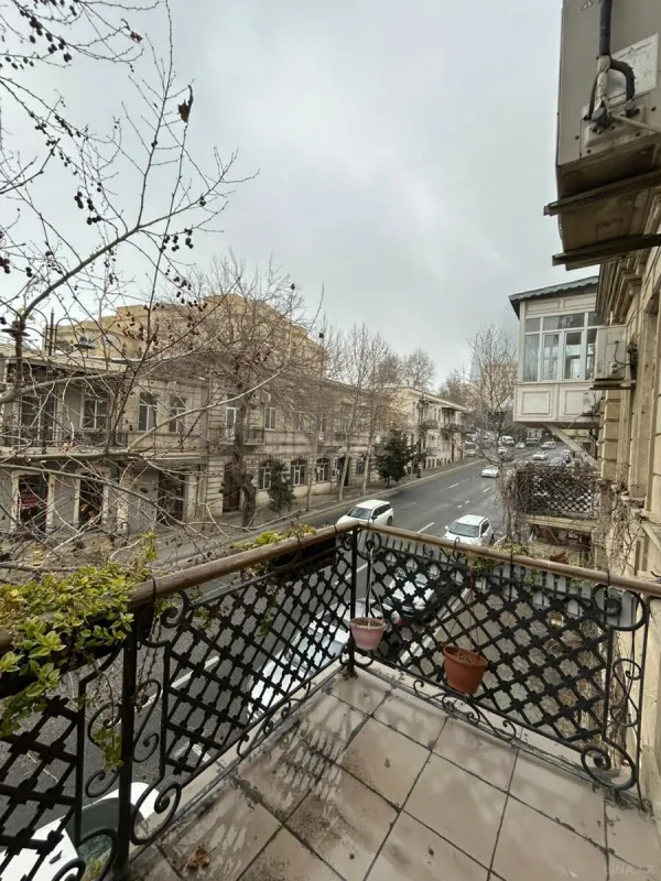 Kirayə verilir 3 otaqlı ofis 80 m²