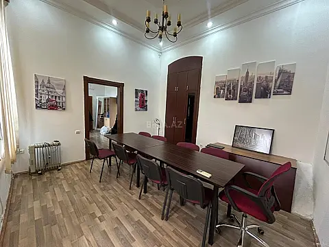 Kirayə verilir 3 otaqlı ofis 80 m²