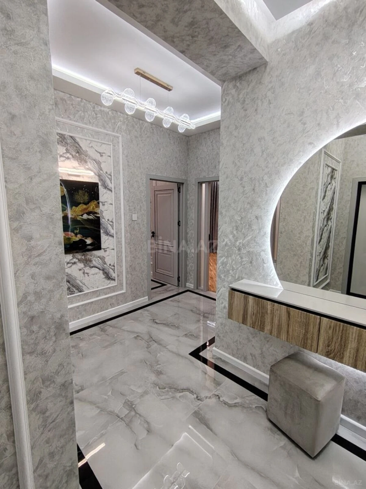 Satılır 2 otaqlı mənzil 76 m²