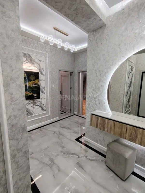 Satılır 2 otaqlı mənzil 76 m²