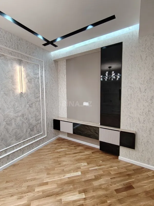 Satılır 2 otaqlı mənzil 76 m²