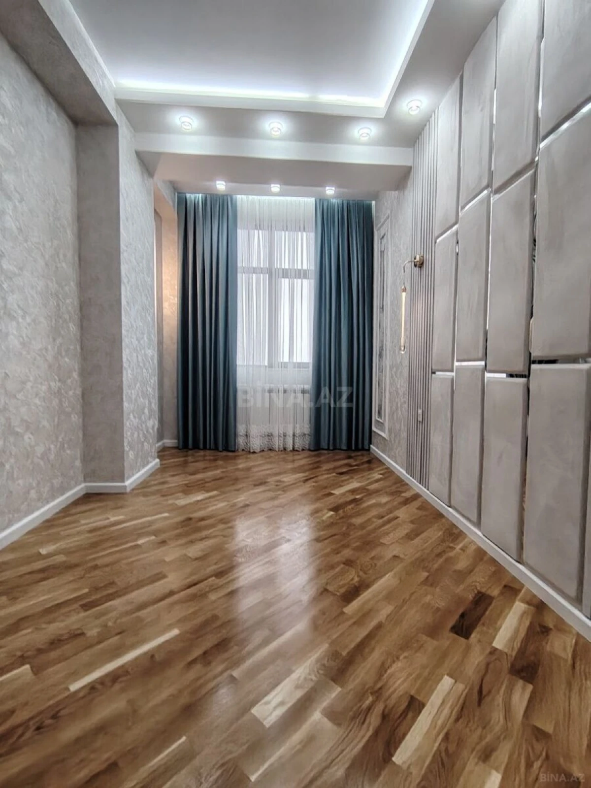 Satılır 2 otaqlı mənzil 76 m²