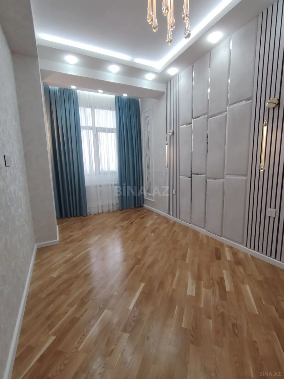 Satılır 2 otaqlı mənzil 76 m²