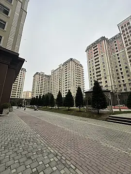 Kirayə verilir 2 otaqlı mənzil 86 m²