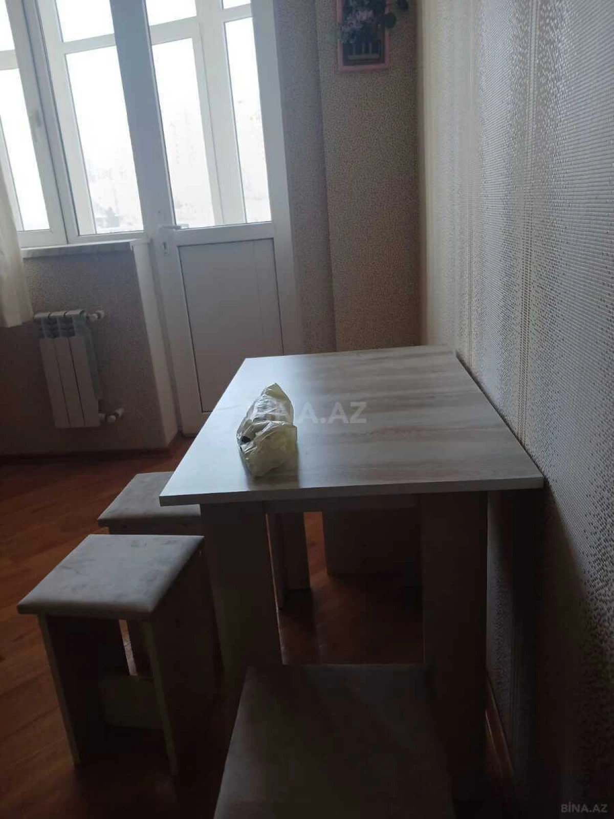 Kirayə verilir 2 otaqlı mənzil 75 m²