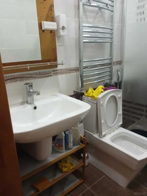Kirayə verilir 2 otaqlı mənzil 75 m²