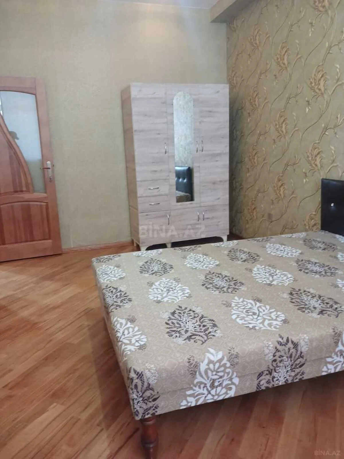 Kirayə verilir 2 otaqlı mənzil 75 m²