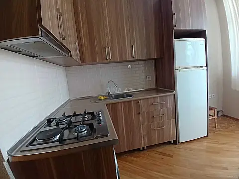 Kirayə verilir 2 otaqlı mənzil 75 m²
