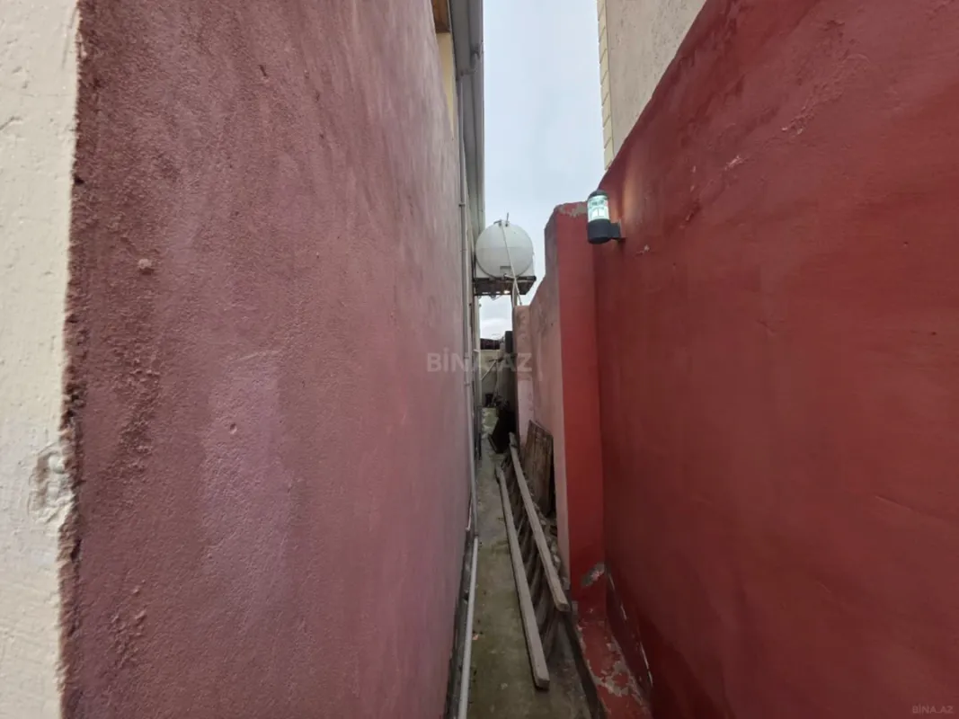 Satılır 8 otaqlı həyət evi 172 m²