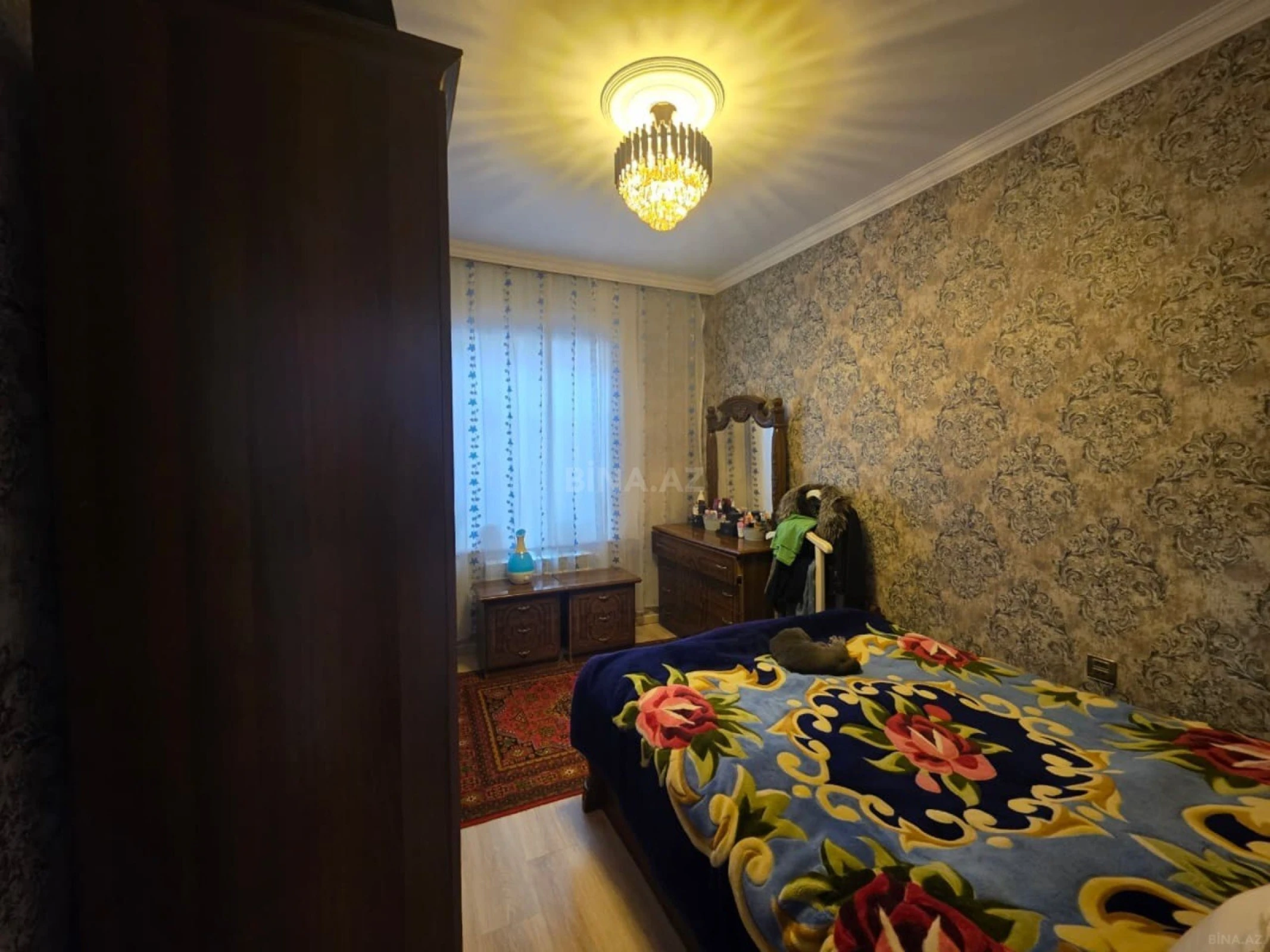 Satılır 8 otaqlı həyət evi 172 m²