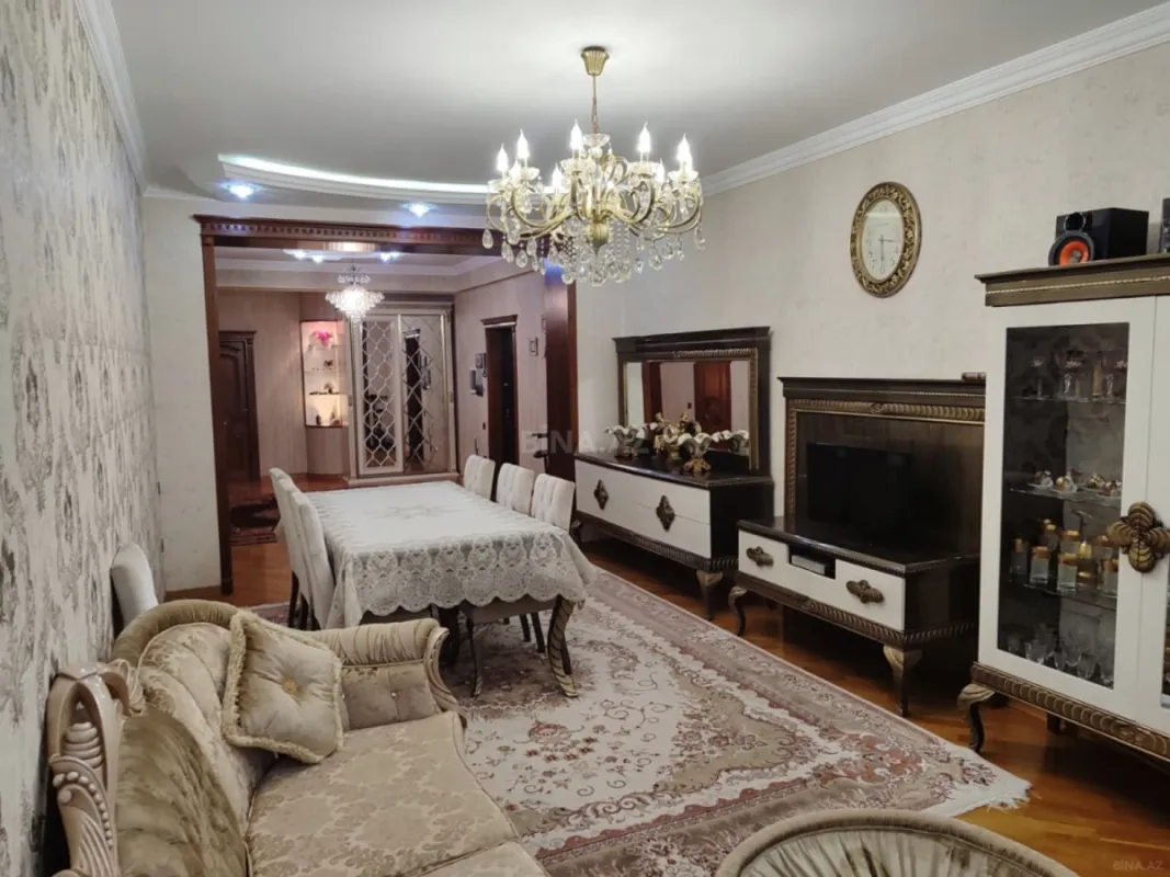 Satılır 3 otaqlı mənzil 125 m²