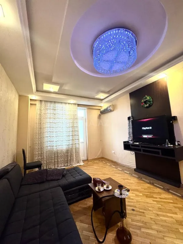 Satılır 2 otaqlı mənzil 85 m²