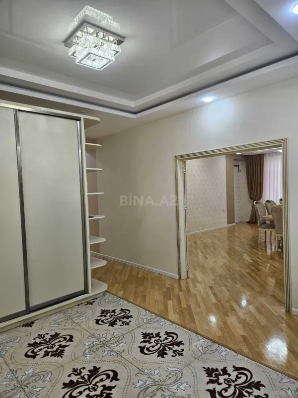 Kirayə verilir 3 otaqlı mənzil 160 m²