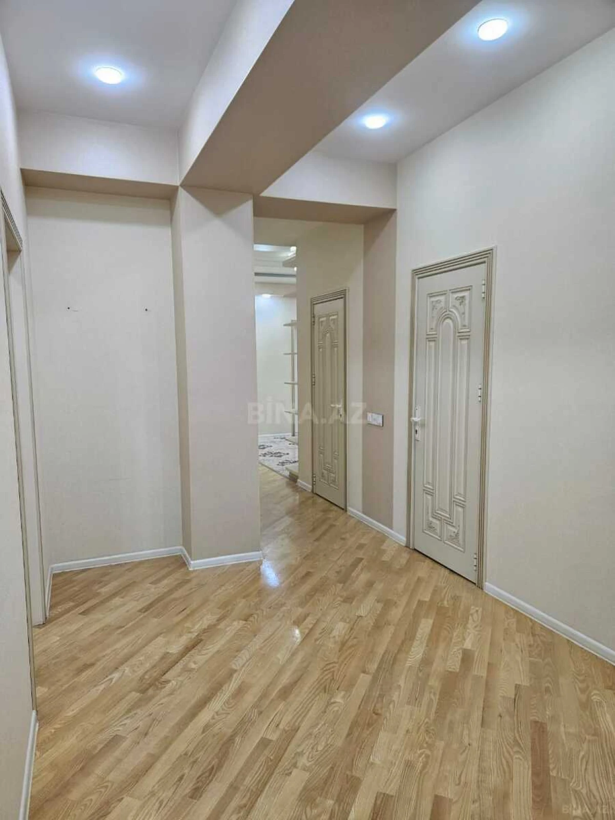 Kirayə verilir 3 otaqlı mənzil 160 m²
